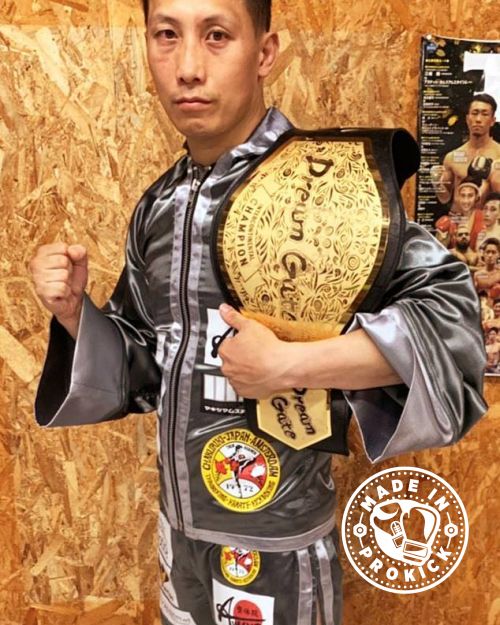 Sone’s record stands at 25 fights 15win with 5 by KO, 8 lose and 2 draws - he also has an MMA professional record of 17 fights,10 wins and 5 of those wins by KO. He holds the Dream Gate 68kg championship.
