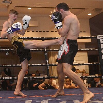 Italian Cingolani faced Snoddon from N,Ireland at the Stormont Hotel for the #WKN European title at #KnockdownLockdown in Belfast