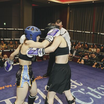 Lucy McConnell vs Kelly Reid