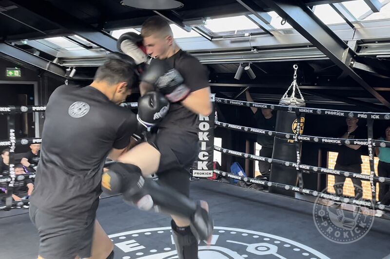 Finishing off the afternoon and the crowd gathered were treated to 3 x 2 minute rounds of sparring between ProKick’s own Jay Snoddon and Iranian professional kickboxer Abbas Khorrami.