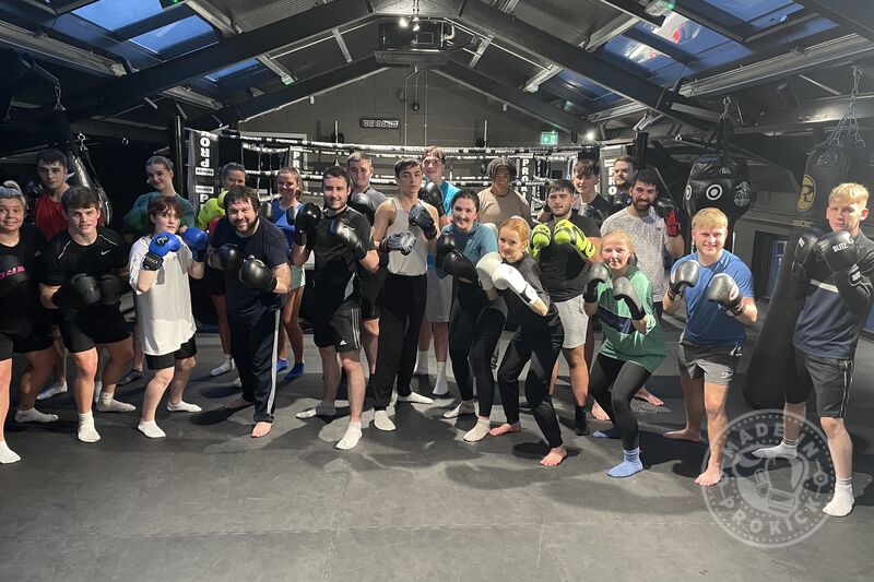 The squad successfully completed their starter course on Wednesday, October 4th, at 6pm. Congratulations to the team on a challenging and no-nonsense final session by head coach Billy Murray and assistant world champion Jay Snoddon. Well done, team!