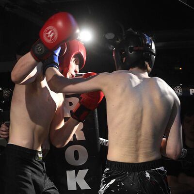 Action from Eddie Islas (Golden Dragon, the Loop) and Adam Davidson ( ProKick) in their WKN Low-Kick Rules 3x2 Min Rounds 60-62.kg