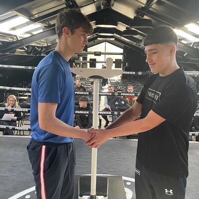 Teens Gary Lynch (ProKick) 15yrs VS Fionn Heslin (TopPro Carlow) 17yrs weigh-in just hours before the show