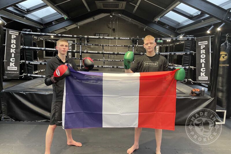 France, we arrived here we are ready! Jay Snoddon and James Braniff will fly the ProKick flag when this Saturday evening in France when they compete on the prestigious BFS 3 show 4th February in Nîmes, France.