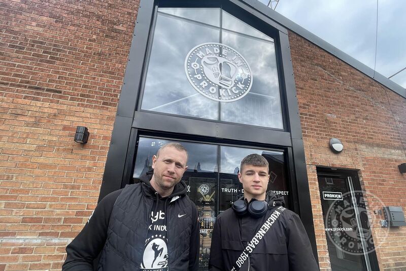 Welcome Marat Yankovsky, hailing from Riga, Latvia, made an early morning entrance today, heading straight to the ProKick Gym. This marks Jay Snoddon's inaugural bout in the professional ranks.