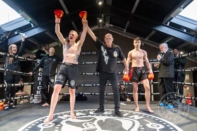 Snoddon wins first fight in the Pro ranks