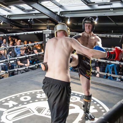 Battle of the Matthew's - Matthew Agnew (ProKick) Vs Matthew Lennon (Larry BlackDragon Cavan) WINNER POINTS. Low-Kick Rules 72-74kg 3 x 2 rounds