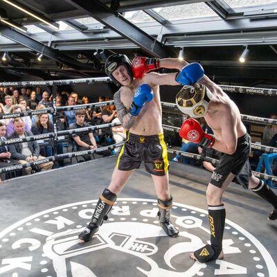 Matthew Agnew (ProKick) lands a jumping right Vs Matthew Lennon (Larry BlackDragon Cavan) WINNER POINTS. Low-Kick Rules 72-74kg 3 x 2 rounds