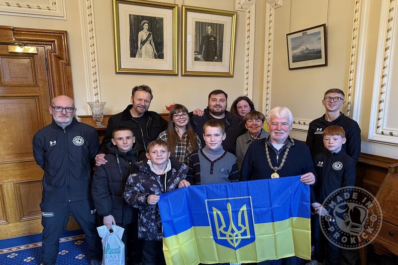 The High Sheriff of Belfast, Councillor Sammy Douglas, warmly welcomed the Ukrainian children and their coach to Belfast City Hall.