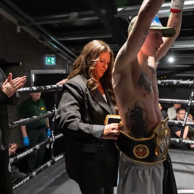 B93344fe de99 4306 8dc2 c361bf5ed6b7