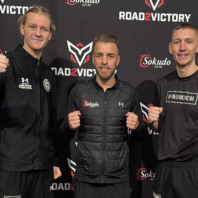 A big thanks to promoter Robin Vriend (centre) from Sokudo Gym for the invitation, and special thanks to Matchmaker Marjolein for putting together another exciting show.
