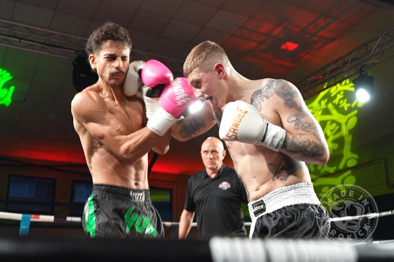 Jay Lands a right hook in a commanding performance in Cork, stopping Tadhg English in the third round