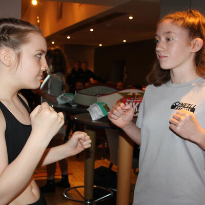 Low-Kick match 3x2 - 58kg - age 16 Grace Goody (Lisburn, NI) Vs Rebecca Blake (WINNER POINTS)(Waterford)