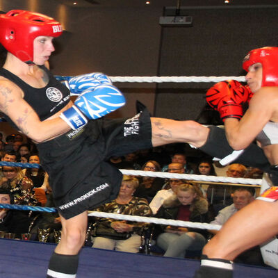 Rowena lands a hard round kick to Valentina at the Clayton Hotel in Belfast