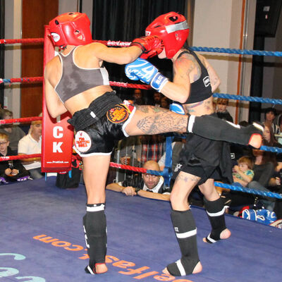 Low-Kick kickboxing action with Rowena Bolt (Belfast, NI) Vs Valentina De Santis (Italy)