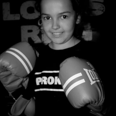 Kayleigh Armstrong (Prokick Northern Ireland) Vs Wendy Amber Pace (Ying Yang – Team Noel Malta)