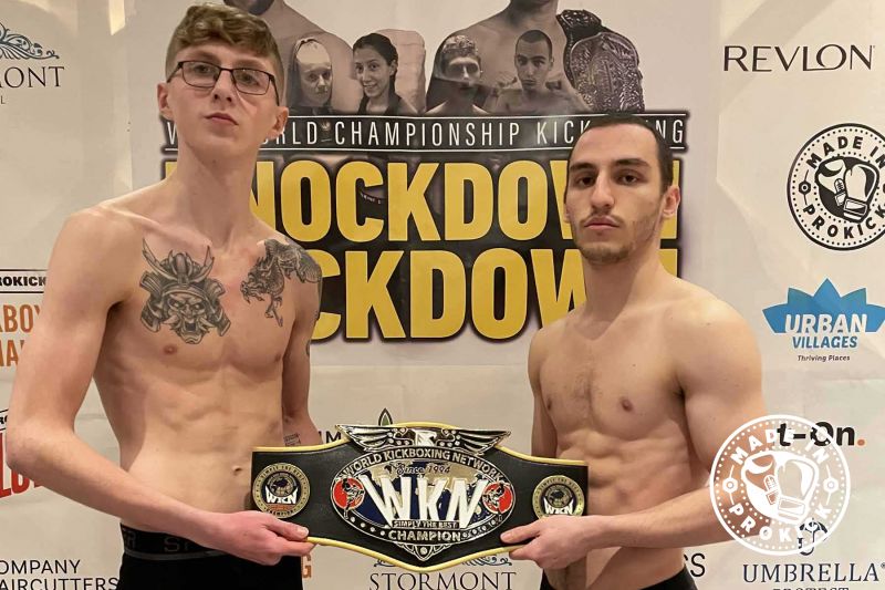 Weigh-in done. Ranieri Cingolani and Jay Snoddon, the pair will contest for the WKN European Featherweight Title 60.3KG/132.9LB. Both hitting 59.6kg
