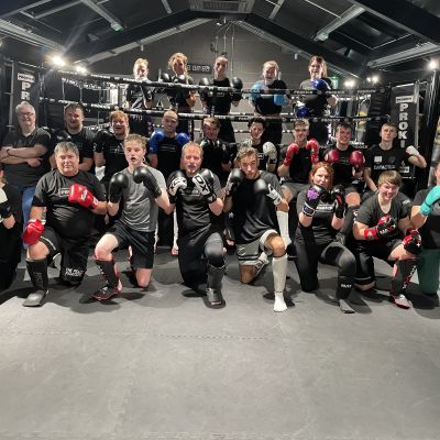 End of a five-week beginners sparring course and the team all had the chance to spar on a LIVE broadcast to our private FaceBook page.