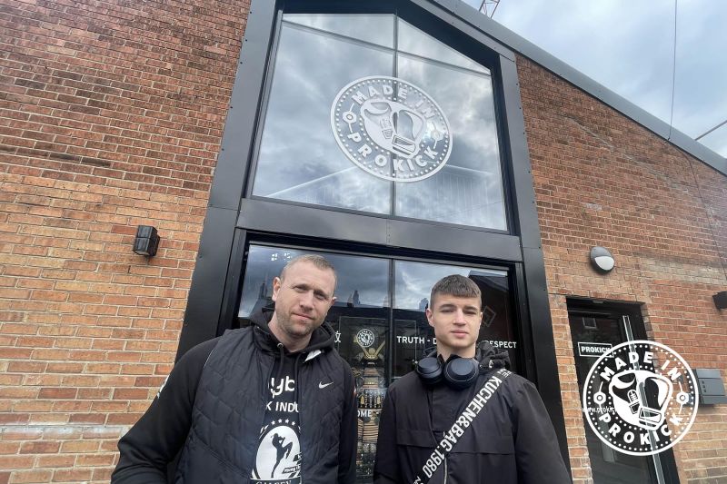 Welcome Marat Yankovsky, hailing from Riga, Latvia, made an early morning entrance today, heading straight to the ProKick Gym. This marks Jay Snoddon's inaugural bout in the professional ranks.