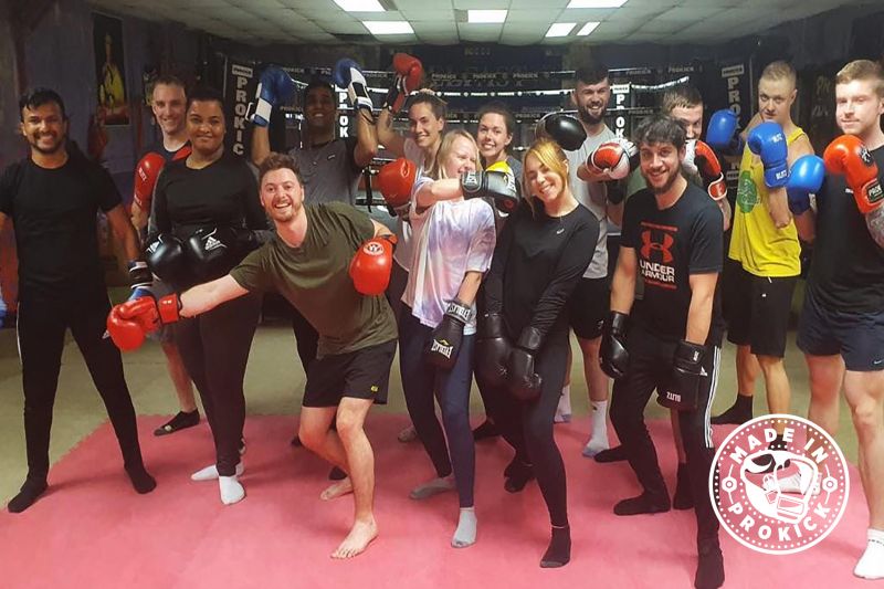 Finished 6 Week At ProKick - It all happened last night Monday 25th October at 8pm. The class were put through their paces, recapping what was learnt over the last 5 weeks, finishing with a basic glove session,